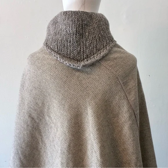 Handmade Beige Knit Wool Blend Poncho with Fringe - Picture 5 of 11